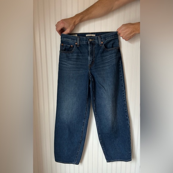 Levi's Denim - Women’s Baggy Dad Jeans Size 27